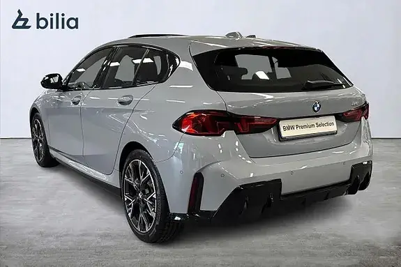 BMW 120 2026 photo 2