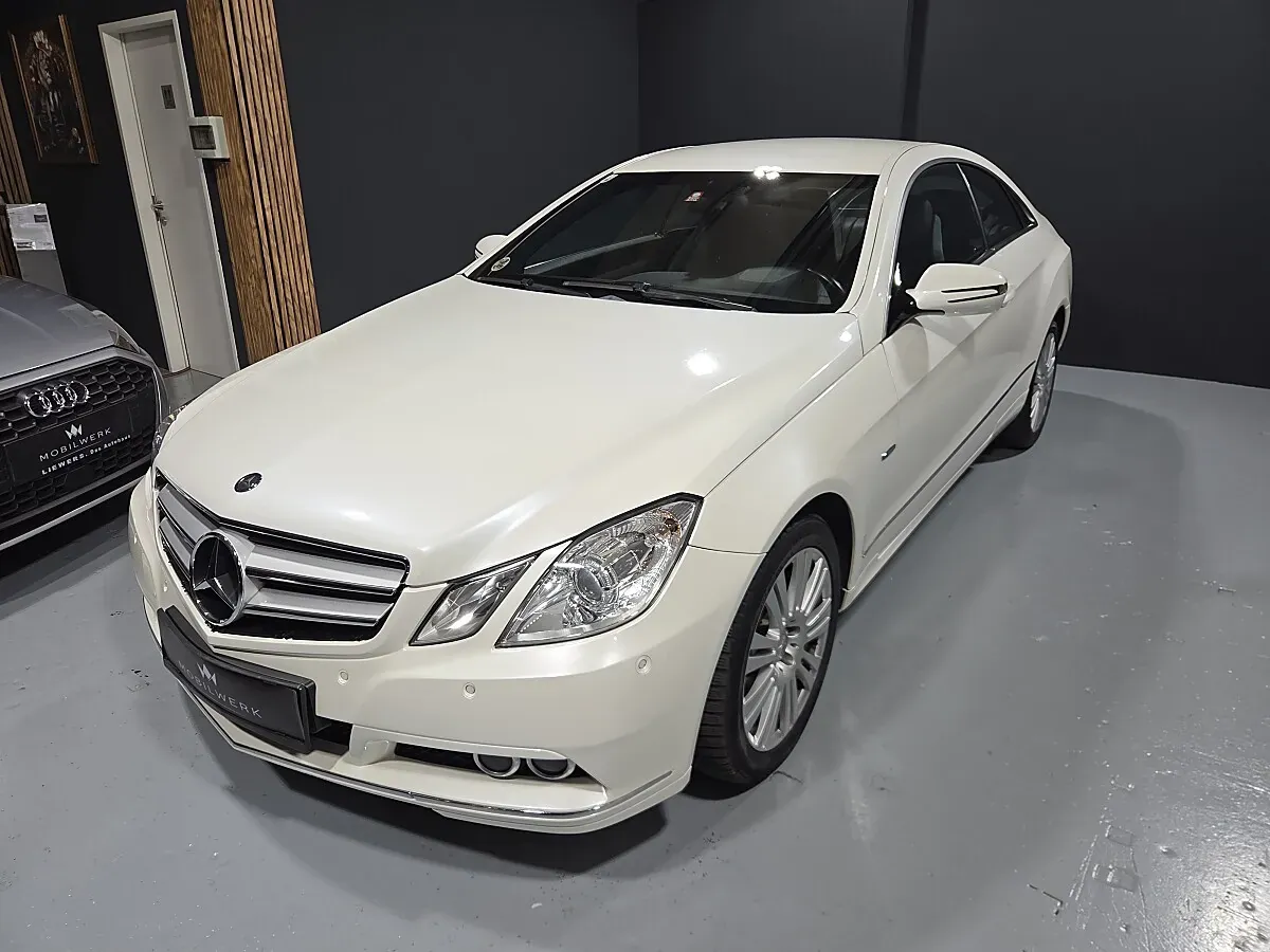 Mercedes-Benz E-Class 2009 photo 3