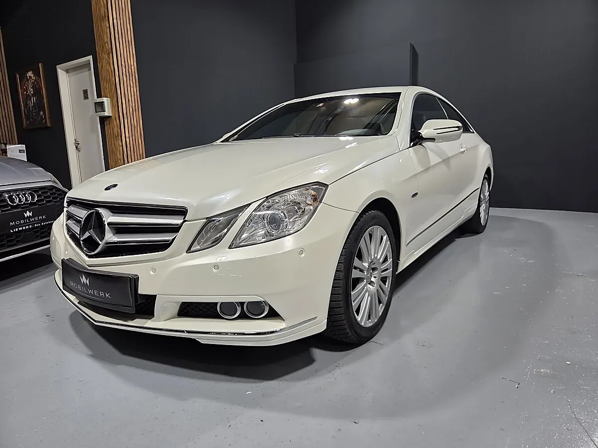 Mercedes-Benz E-Class 2009 photo 2