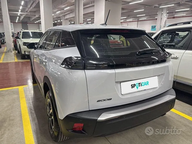Peugeot 2008 2025 photo 3