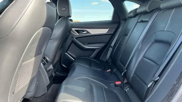 Jaguar F-Pace 2021 photo 4