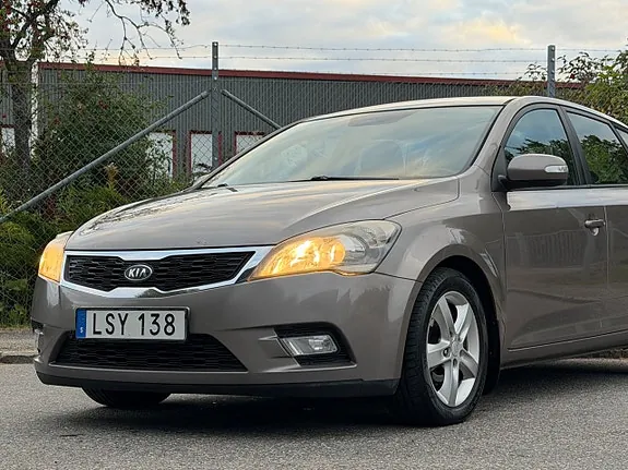 Kia Ceed 2012 photo 2
