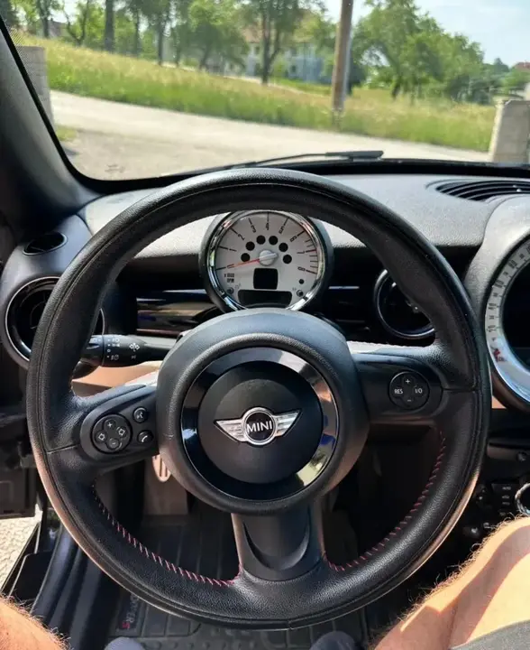 Mini Cooper 2011 photo 3