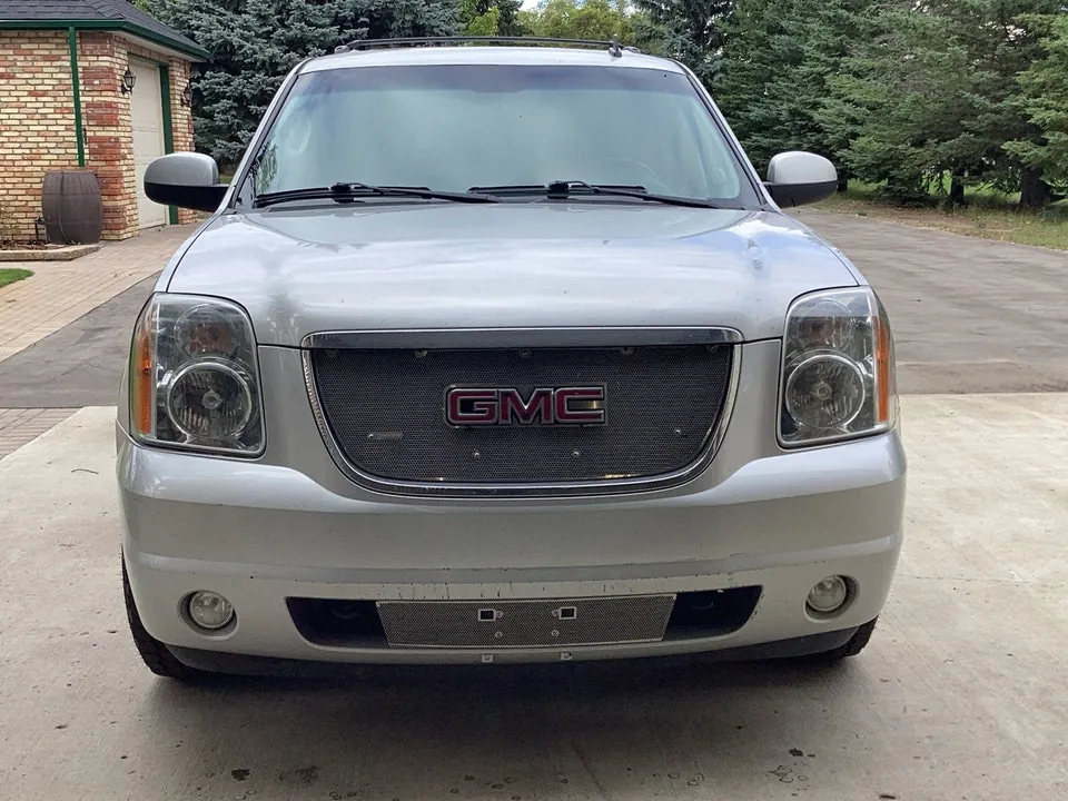 GMC Yukon 2011 photo 4