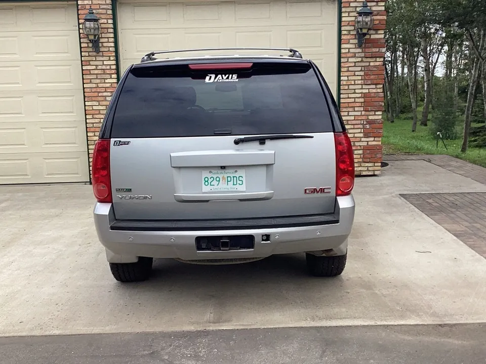 GMC Yukon 2011 photo 3