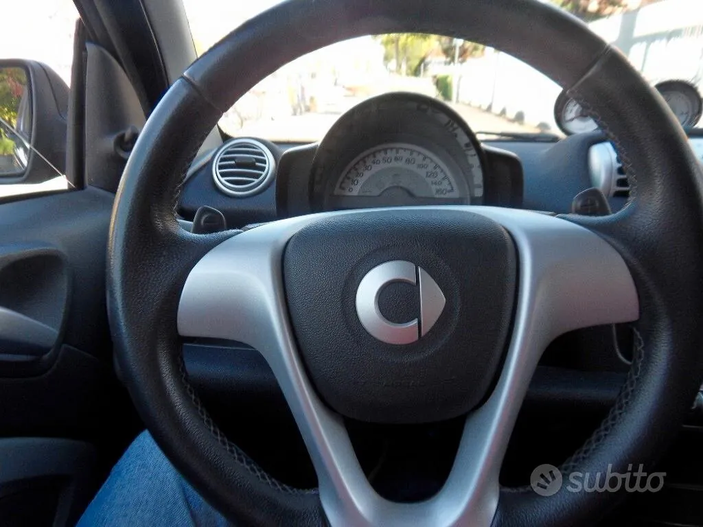 Smart Fortwo 2011 photo 3