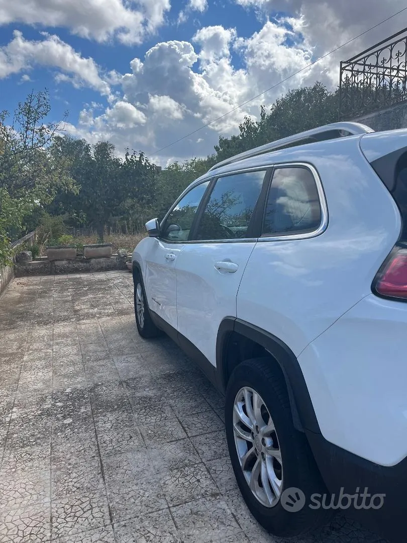 Jeep Cherokee 2020 photo 3