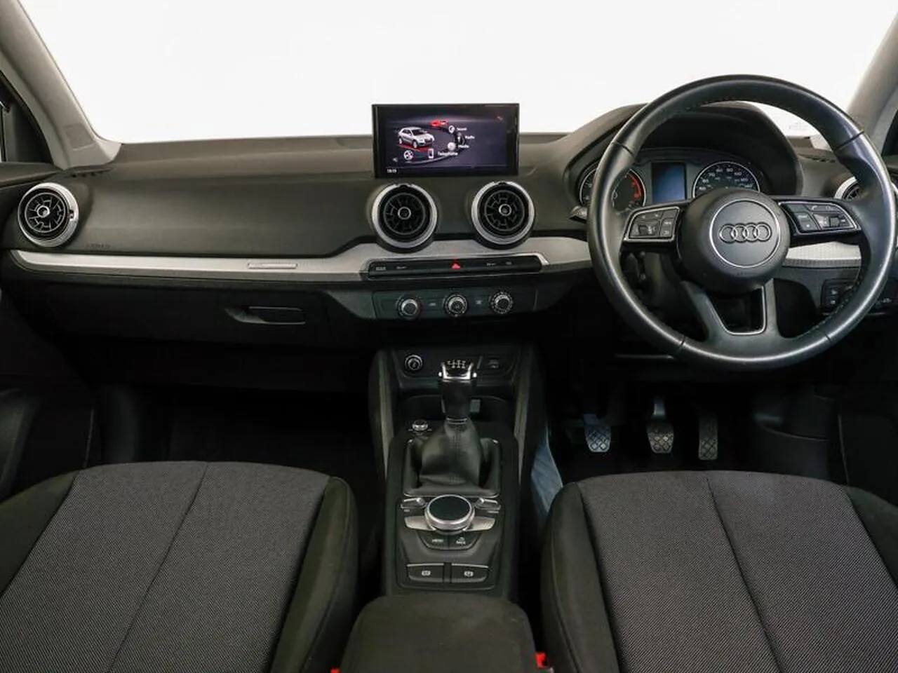 Audi Q2 2021 photo 3