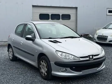 Peugeot 206 2008 photo 2
