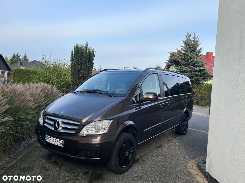 Mercedes-Benz Viano 2012 photo 2
