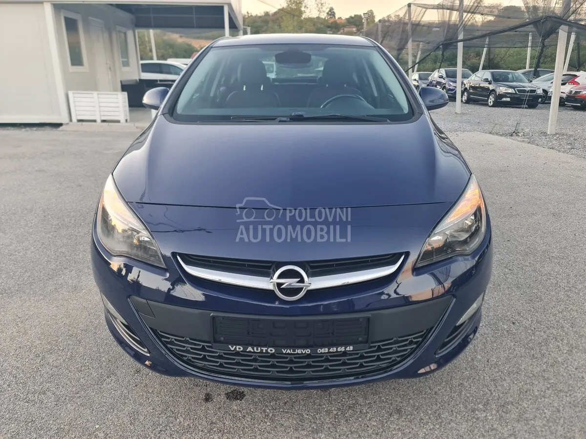 Opel Astra J 2014 photo 3