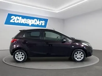Mazda Demio 2012 photo 5