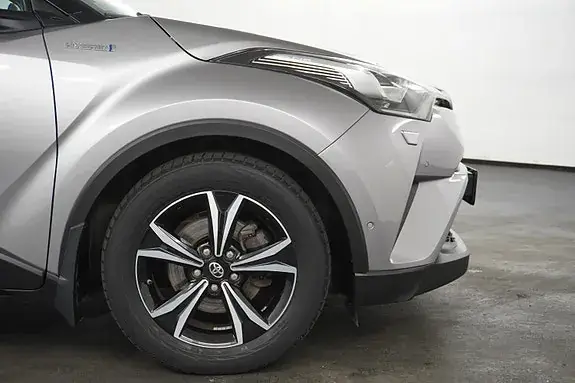 Toyota C-Hr 2017 photo 2