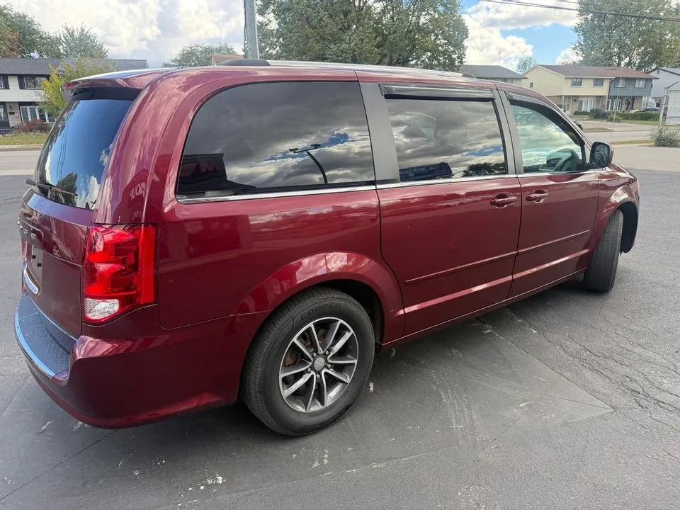 Dodge Grand Caravan 2017 photo 5