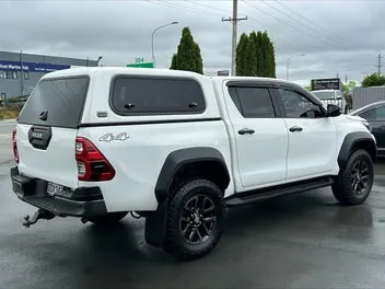 Toyota Hilux 2023 photo 4