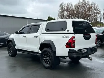 Toyota Hilux 2023 photo 5