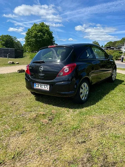 Opel Corsa 2011 photo 3