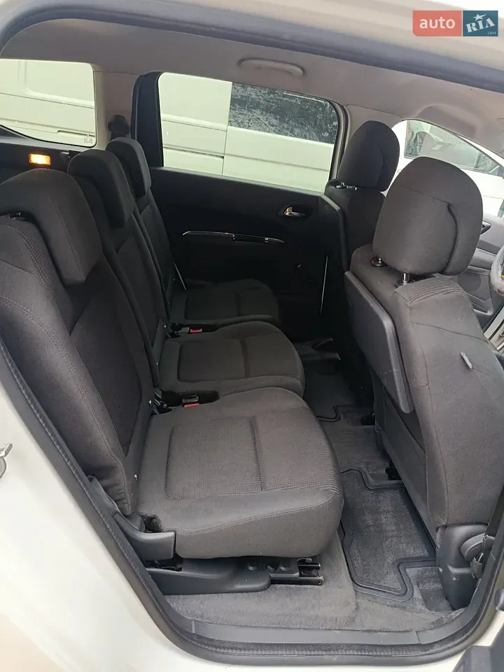 Peugeot 5008 2013 photo 5