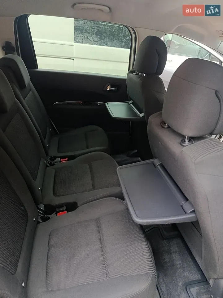 Peugeot 5008 2013 photo 4