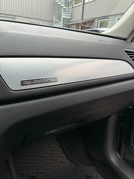 Audi Q3 2012 photo 5