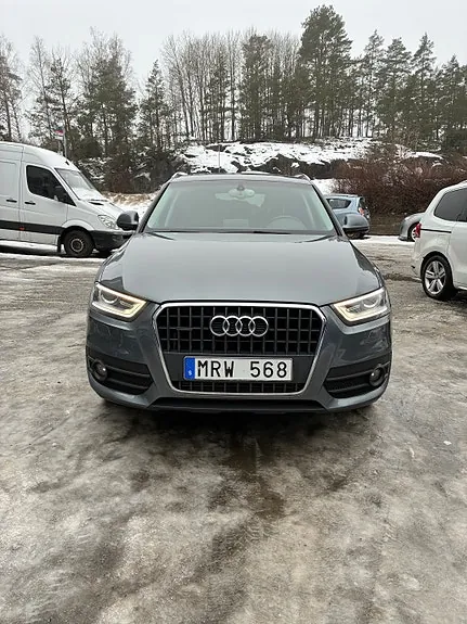 Audi Q3 2012 photo 2