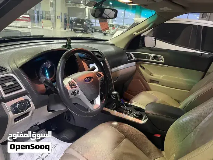 Ford Explorer 2014 photo 2