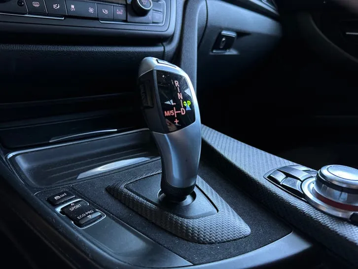 BMW 3 Series 2015 photo 3