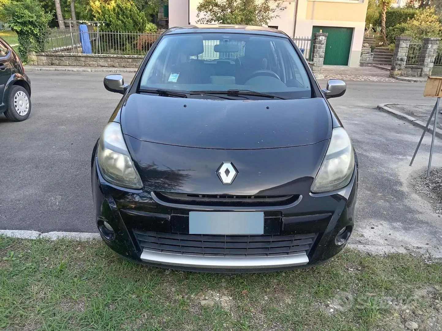 Renault Clio 2011 photo 2