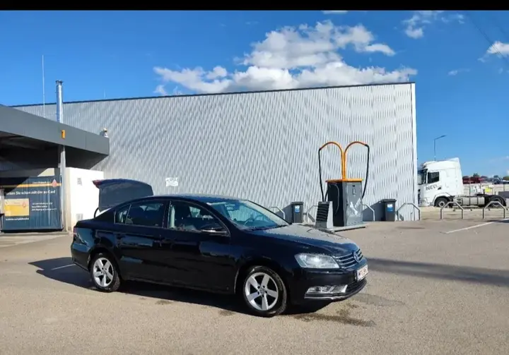 Volkswagen Passat 2012 photo 3