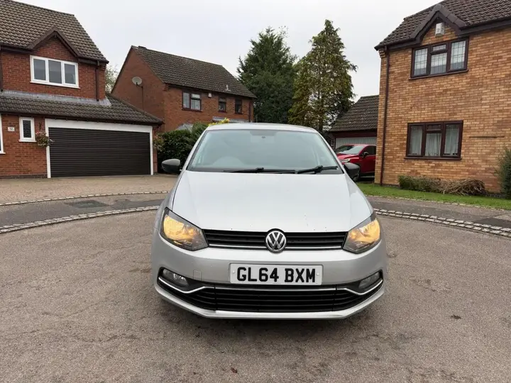 Volkswagen Polo 2014 photo 2