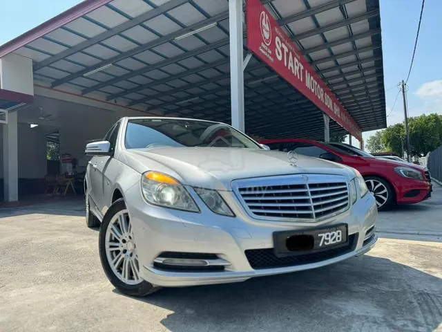 Mercedes-Benz E200