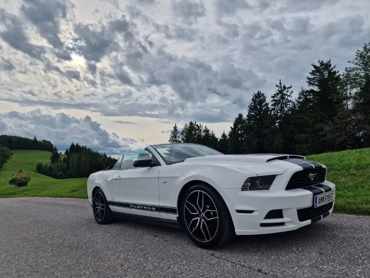 Ford Mustang 2012 photo 3