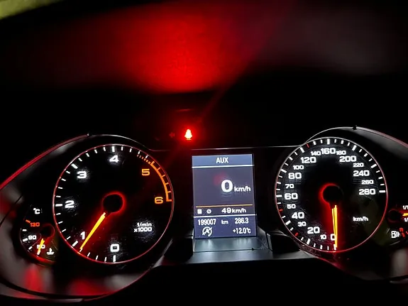 Audi A4 2010 photo 2