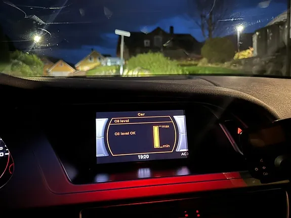 Audi A4 2010 photo 3