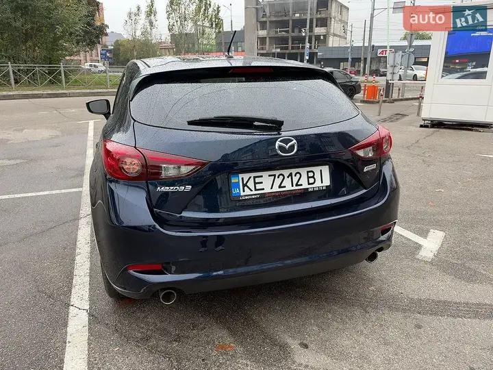 Mazda 3 2018 photo 3