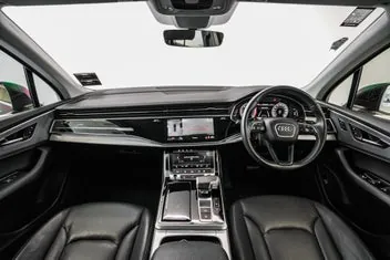 Audi Q7 2021 photo 4