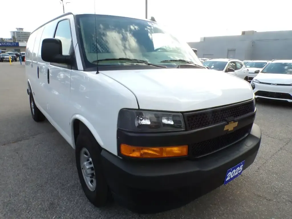 Chevrolet Express 2025 photo 3