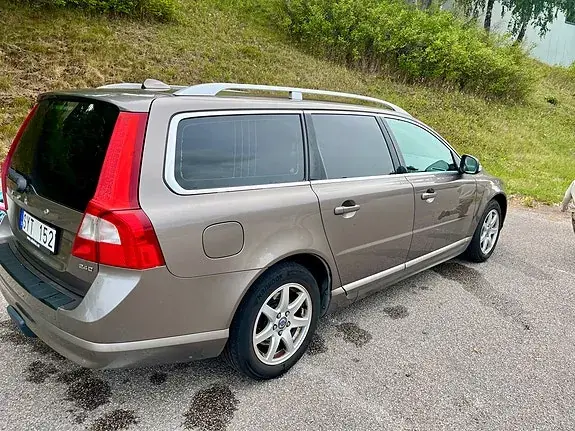 Volvo V70 2010 photo 4