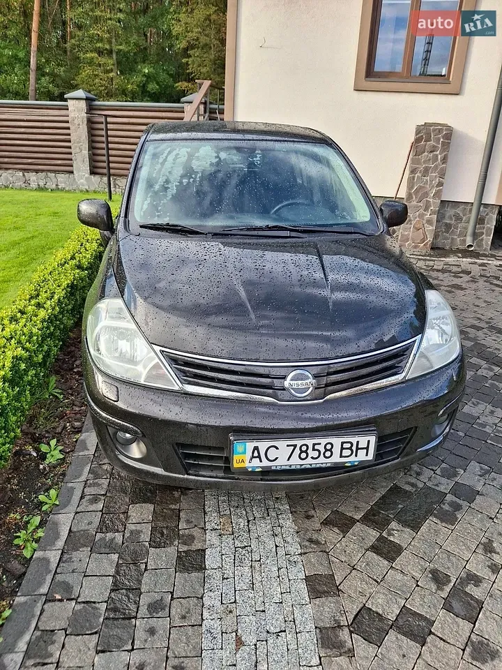 Nissan Tiida