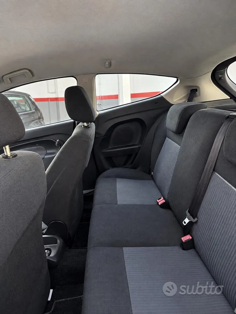 Ford Fiesta 2010 photo 5