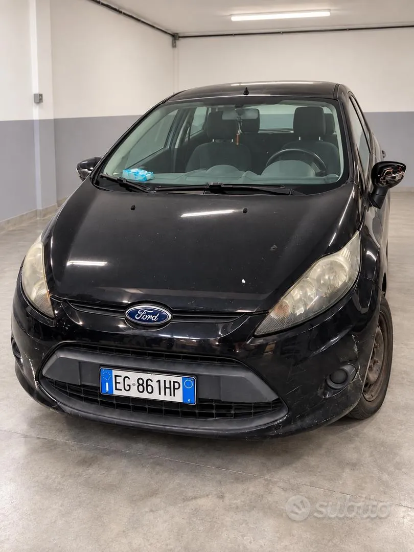 Ford Fiesta 2010 photo 2