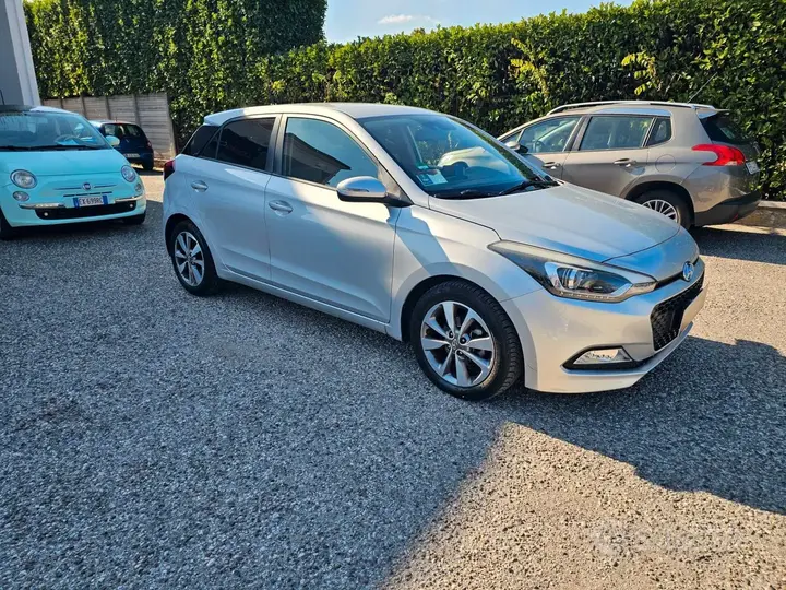 Hyundai I20 2015 photo 3