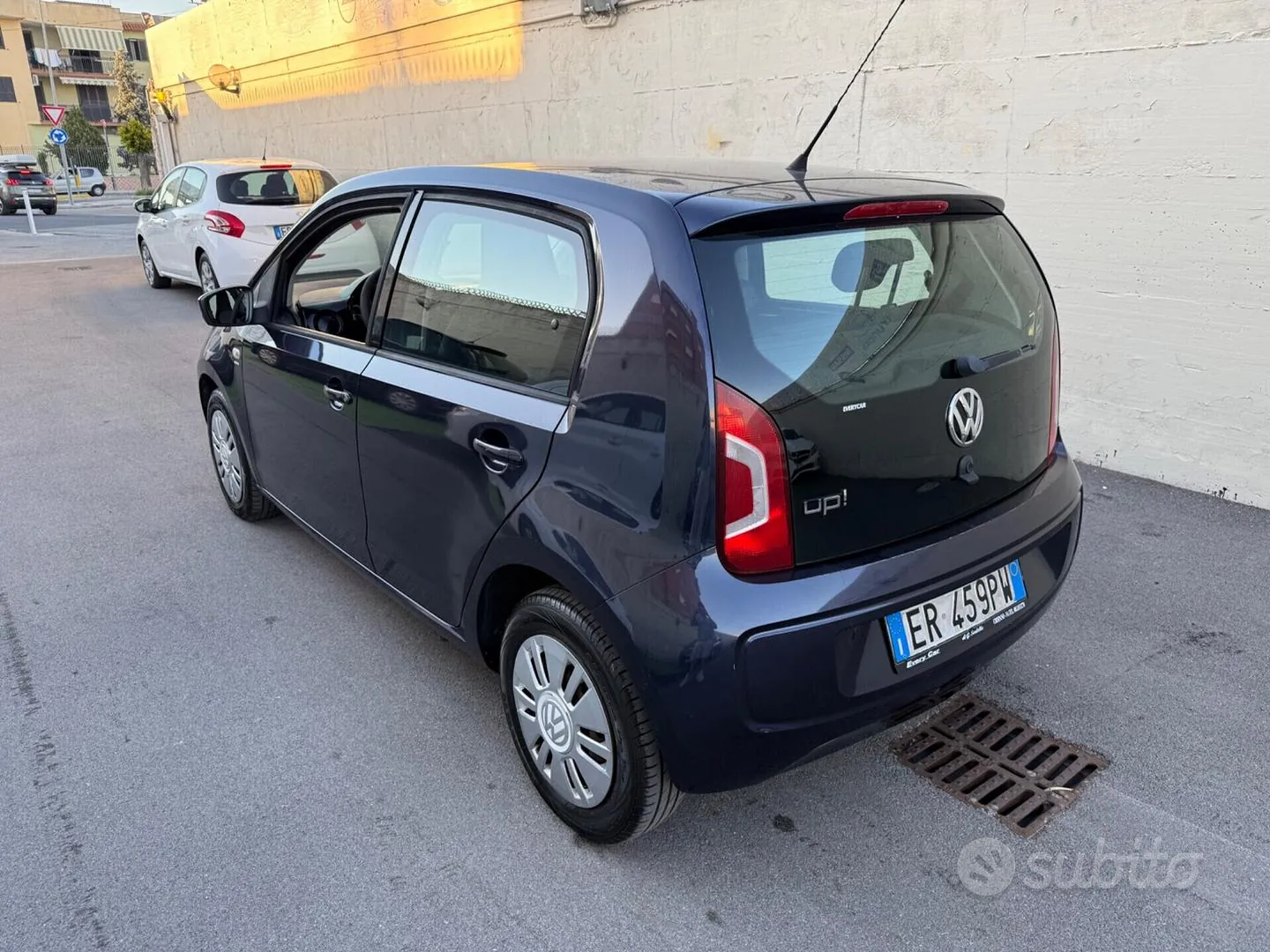Volkswagen Up 2013 photo 4