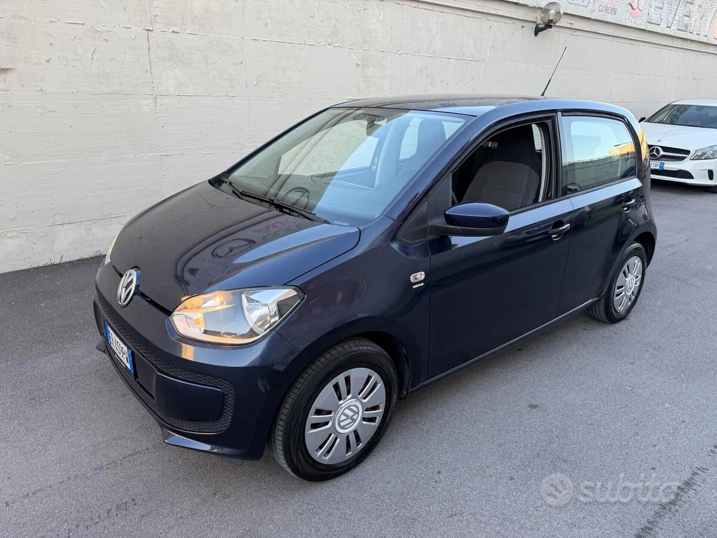 Volkswagen Up 2013 photo 3