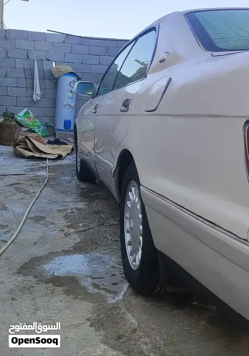 Toyota Crown 2000 photo 3