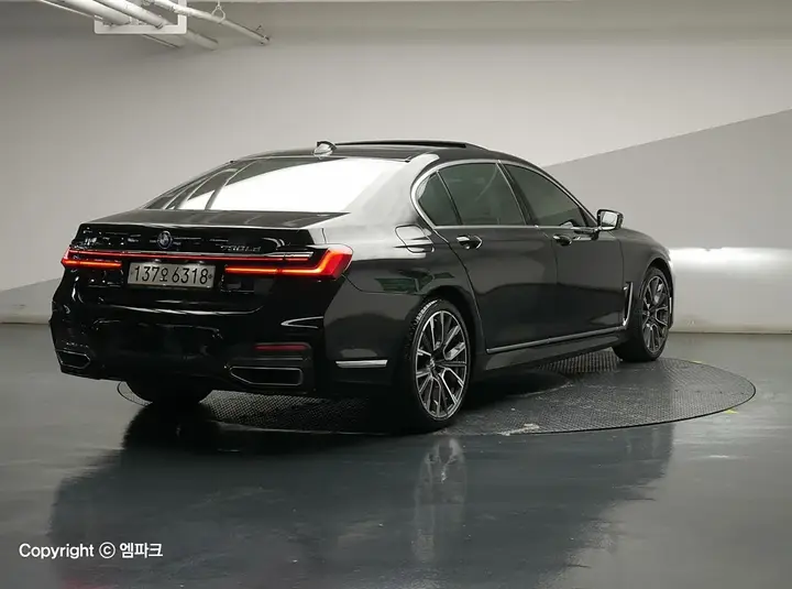 BMW 7 Series 2020 photo 3
