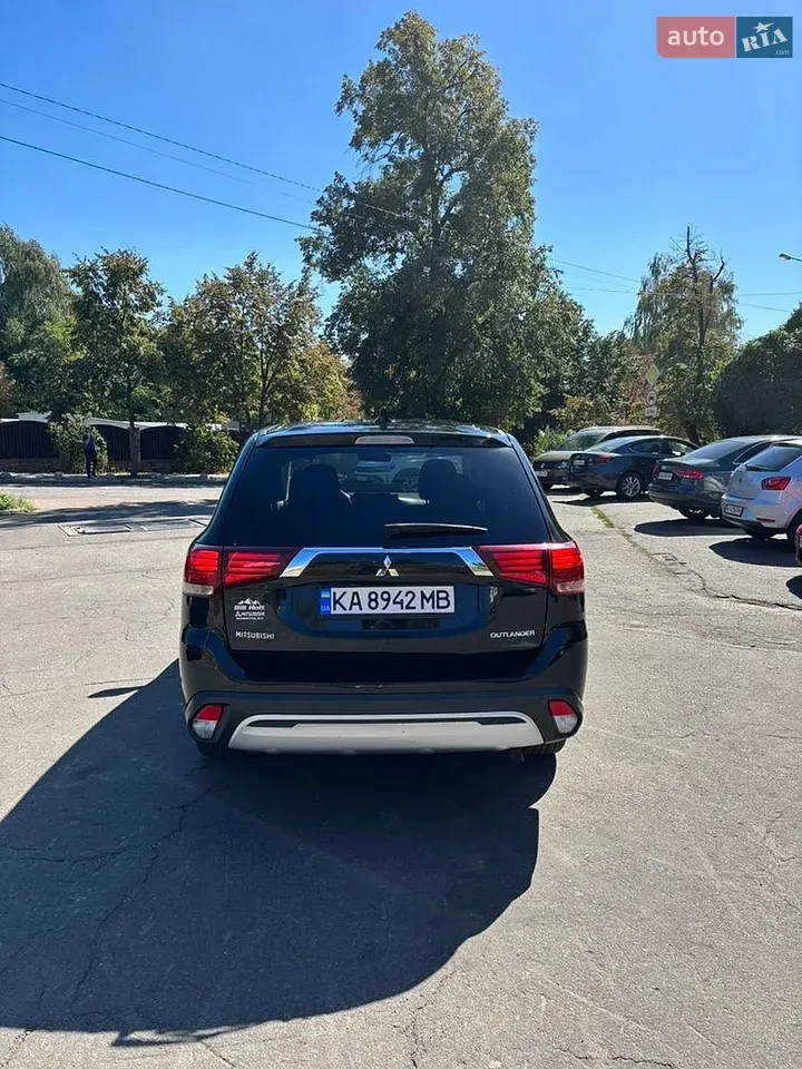 Mitsubishi Outlander 2018 photo 4