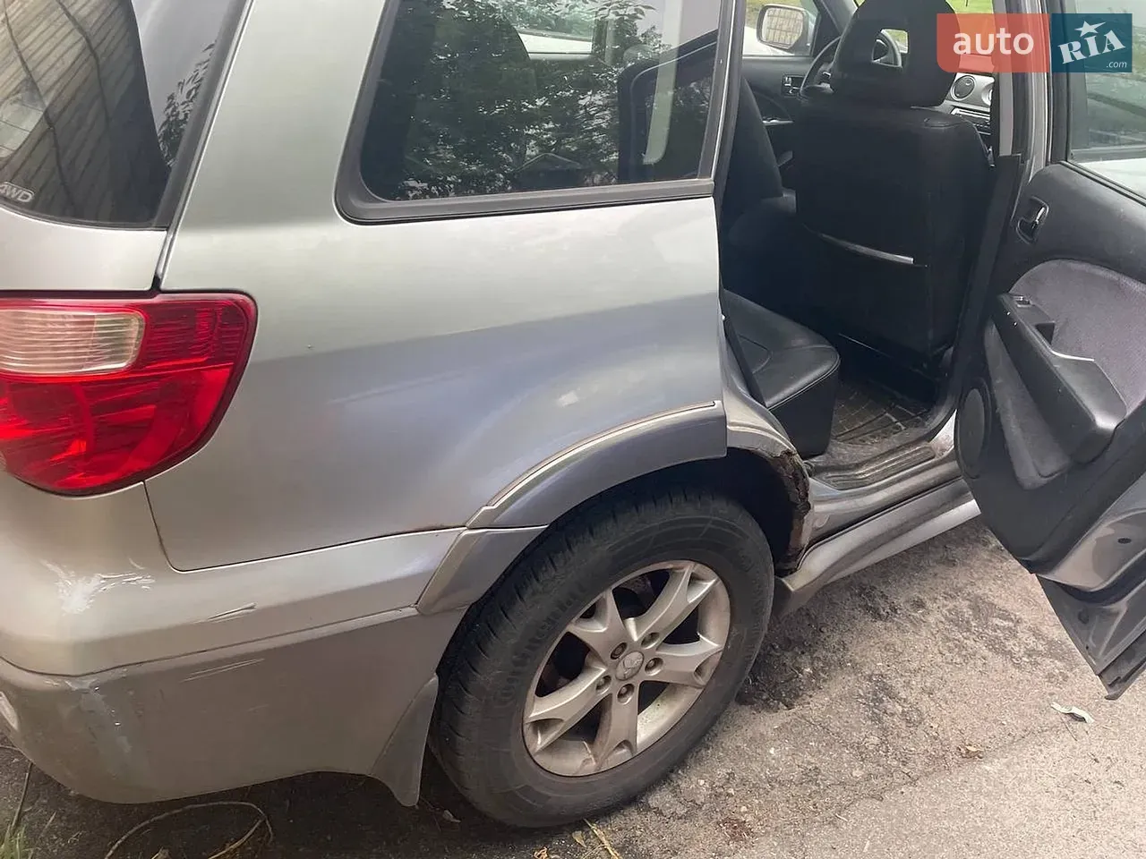 Mitsubishi Outlander 2004 photo 2
