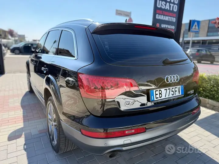 Audi Q7 2010 photo 5