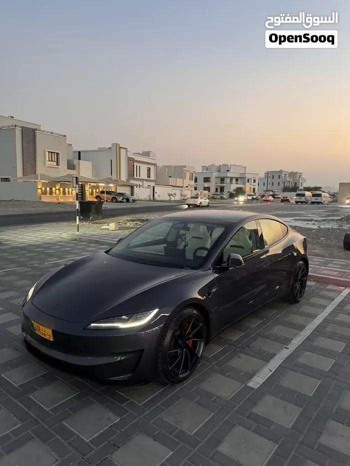 Tesla Model 3 2026 photo 2